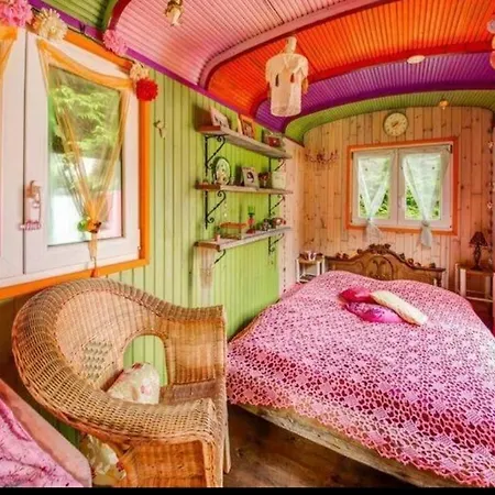 Camp De Roulottes 캠프장